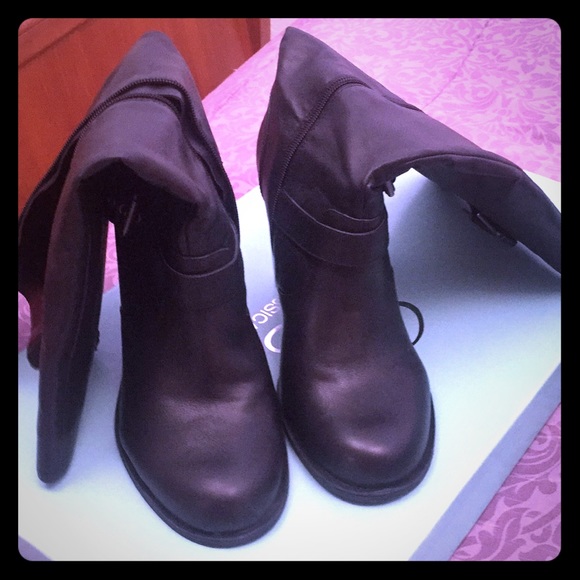 Jessicia Simpson cowboys riding Torta boots. - Picture 1 of 6